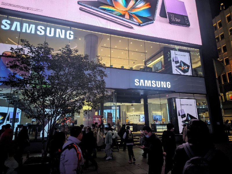 Apple StoreSamsung华为Apple StoreSamsung华为