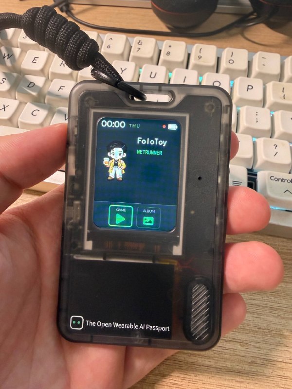 今天folotoy的passport到了，好小一只有点会想起以前折腾刷机那种感觉了，等会写点东西玩玩今天folotoy的passport到了，好小一只有点会想起以前折腾刷机那种感觉了，等会写点东西玩玩