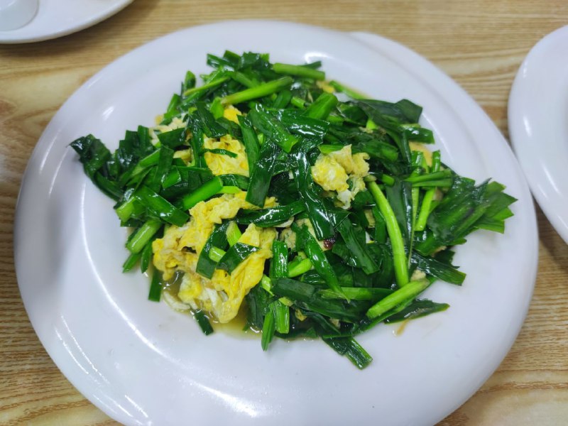 #Steven今天吃什么 和同学又去了东北菜馆，点了五香牛肉，地锅鸡，韭菜炒鸡蛋，可乐鸡翅吃撑了#Steven今天吃什么 和同学又去了东北菜馆，点了五香牛肉，地锅鸡，韭菜炒鸡蛋，可乐鸡翅吃撑了