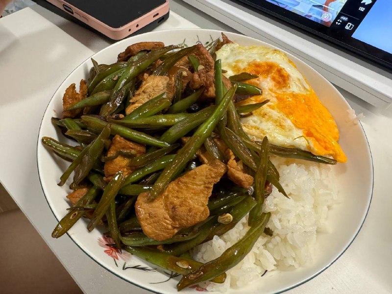 好吃，但是柚子切蘑菇的时候切到手了😭