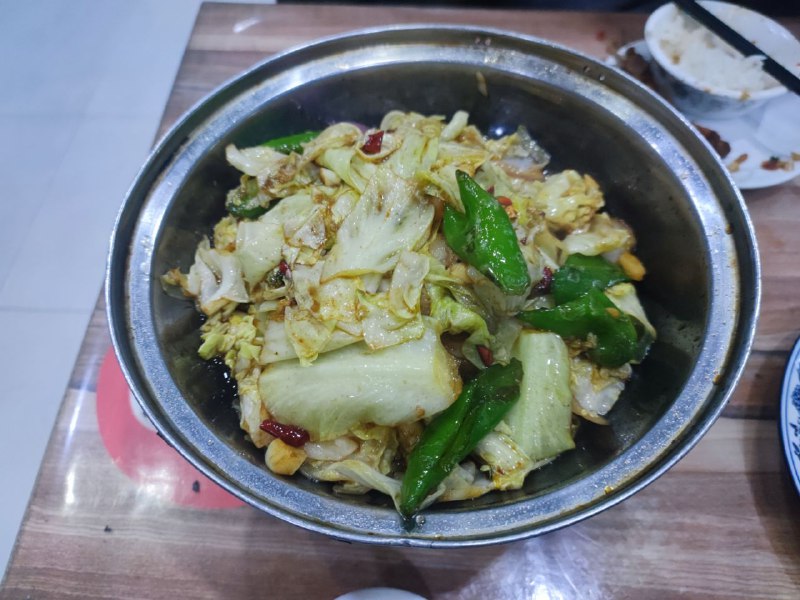 #Steven今天吃什么 学校附近的东北菜馆大盘鸡+肉末茄子+蚂蚁上树+干锅包菜其实一个大盘鸡就快饱了，被撑死XD口味偏重口，重油盐，重辣，吃不惯#Steven今天吃什么 学校附近的东北菜馆大盘鸡+肉末茄子+蚂蚁上树+干锅包菜其实一个大盘鸡就快饱了，被撑死XD口味偏重口，重油盐，重辣，吃不惯
