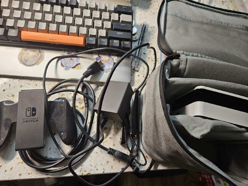 #出售 #电子产品 #Switch #任天堂交换机 联系 Steven Lynn 价格 1750Switch Oled 日版 白色 64G几乎全新 三码合一未破解未ban没玩过几次一直吃灰 机身无明显磕碰划痕原装配件齐 原盒还在附送主机收纳盒 配件收纳包已购数字版 马里奥赛车8 旷野之息 一并赠送不议价 非功能原因售出不退南京城区可自提 其他邮费自理预览模式，不会发送到频道，请注意，您的用户名需要手动更新才能确保发送时和此处一致