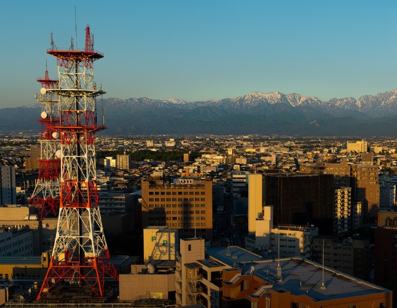 一亿像素 晚春最后的北陆雪山#光与影一亿像素 晚春最后的北陆雪山#光与影