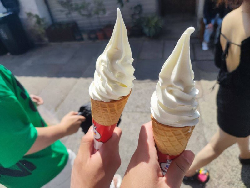 和熊熊的贴贴，美好五一结束了🥰和熊熊的贴贴，美好五一结束了🥰