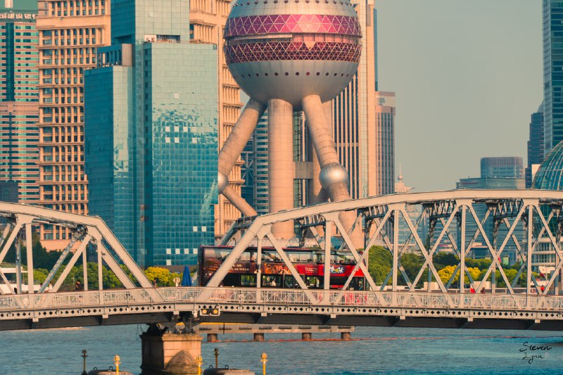 补一张135mm的杜叔叔压图比微信还狠，ig又不让我上传多图，还是马叔叔比较好4k原图从来不给我压