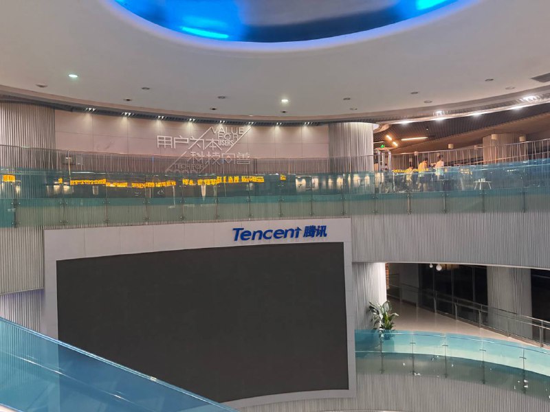 下班前在三楼健身房有氧+洗澡，感觉除了睡觉以后可以住公司了