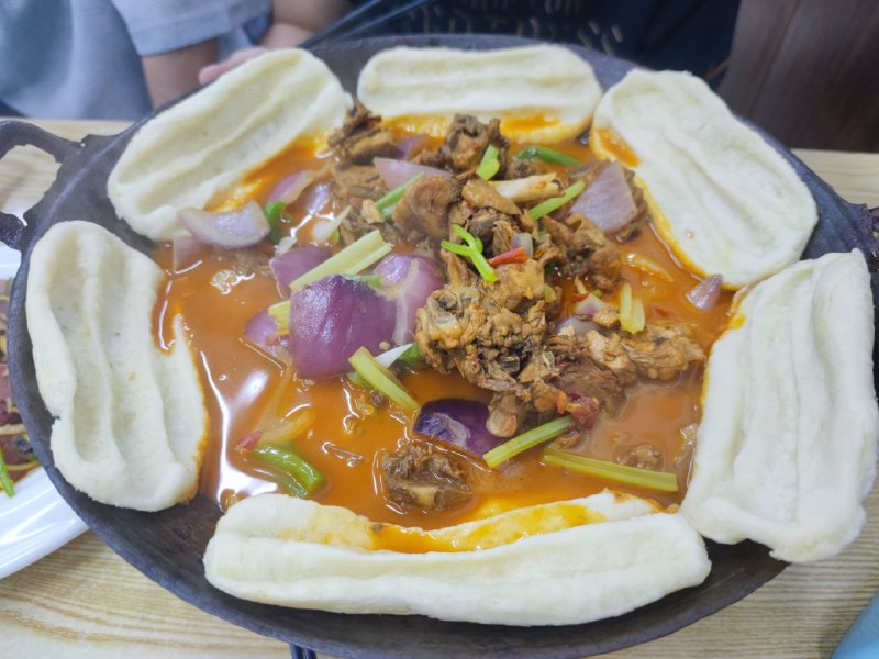 #Steven今天吃什么 和同学又去了东北菜馆，点了五香牛肉，地锅鸡，韭菜炒鸡蛋，可乐鸡翅吃撑了#Steven今天吃什么 和同学又去了东北菜馆，点了五香牛肉，地锅鸡，韭菜炒鸡蛋，可乐鸡翅吃撑了