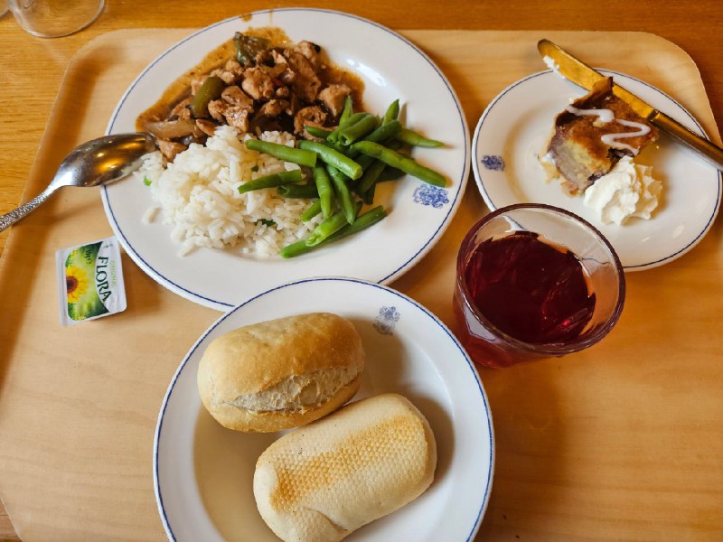 在剑桥的早餐/中餐/晚餐评价是寄只能炫面包和苹果在剑桥的早餐/中餐/晚餐评价是寄只能炫面包和苹果