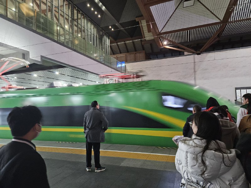 初次体验垃圾桶，感觉速度不如东涌线