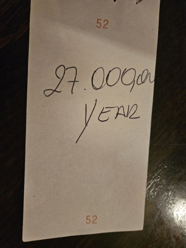 晚餐 猪排，£25肉排很厚，鲜嫩多汁，配上土豆泥很香和服务员简单聊了点，她是巴西人，年收入£27000，每个月往家里寄钱养家糊口晚餐 猪排，£25肉排很厚，鲜嫩多汁，配上土豆泥很香和服务员简单聊了点，她是巴西人，年收入£27000，每个月往家里寄钱养家糊口