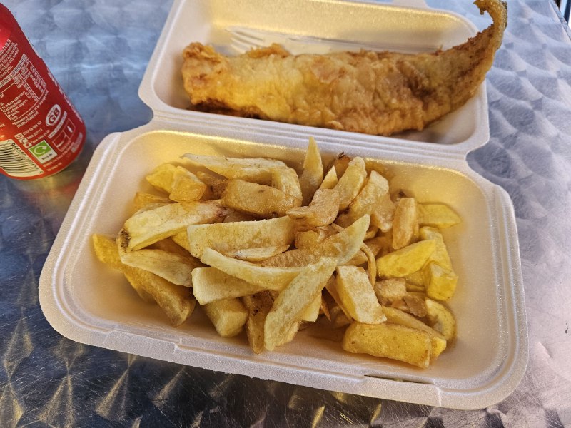 BrightonFish & chips老板和老板娘应该是印度人交流起来有点费劲不过还是很热心的BrightonFish & chips老板和老板娘应该是印度人交流起来有点费劲不过还是很热心的