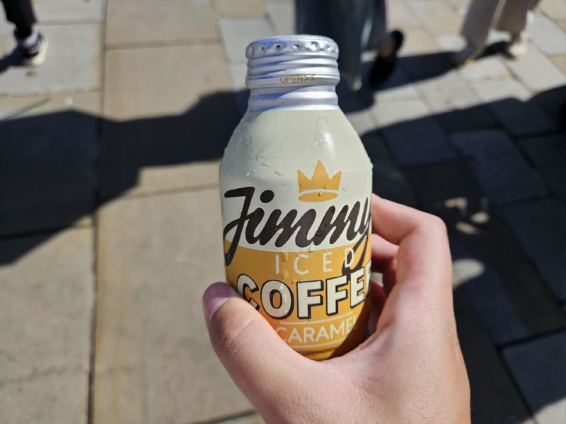 大街上两个小姐姐发的免费咖啡大街上两个小姐姐发的免费咖啡