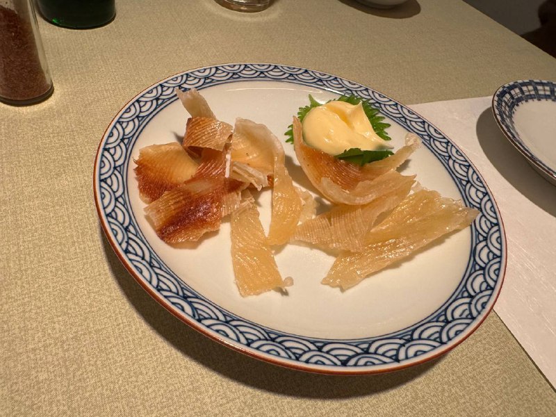 见了前辈，吃到了一家正宗小酒馆聊了很多聊到打烊喝了一杯生啤，三杯姜汁汽水下酒菜有鱼皮、河豚唐扬、厚蛋烧很难忘的一晚#吃点好见了前辈，吃到了一家正宗小酒馆聊了很多聊到打烊喝了一杯生啤，三杯姜汁汽水下酒菜有鱼皮、河豚唐扬、厚蛋烧很难忘的一晚#吃点好