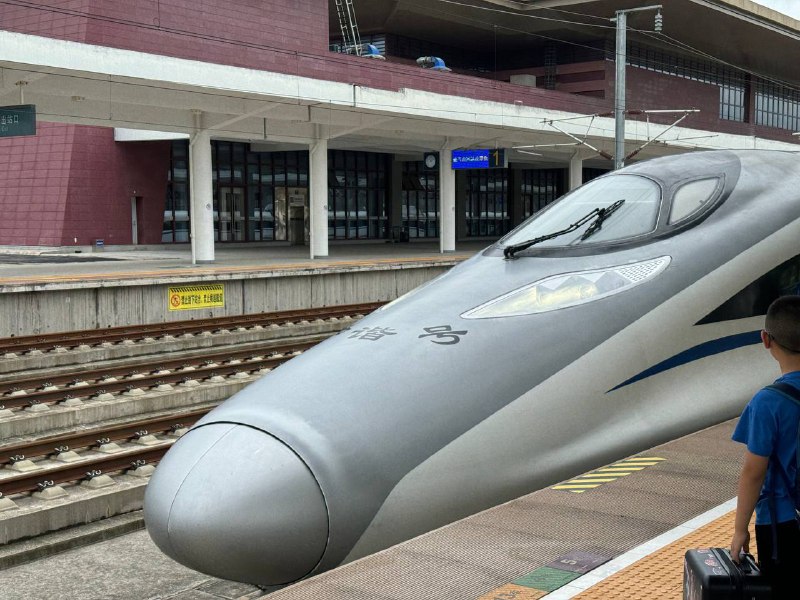 新幹線今日乘坐的是当年冲高480+kph的CRH380AL