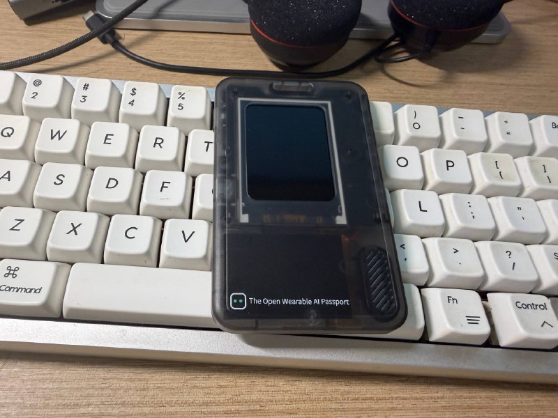 今天folotoy的passport到了，好小一只有点会想起以前折腾刷机那种感觉了，等会写点东西玩玩今天folotoy的passport到了，好小一只有点会想起以前折腾刷机那种感觉了，等会写点东西玩玩