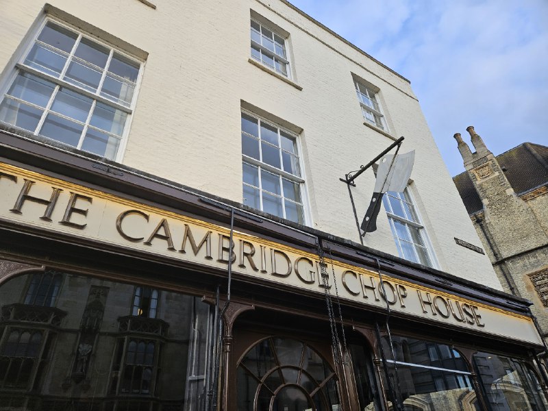 位于king's college门口对面位于king's college门口对面