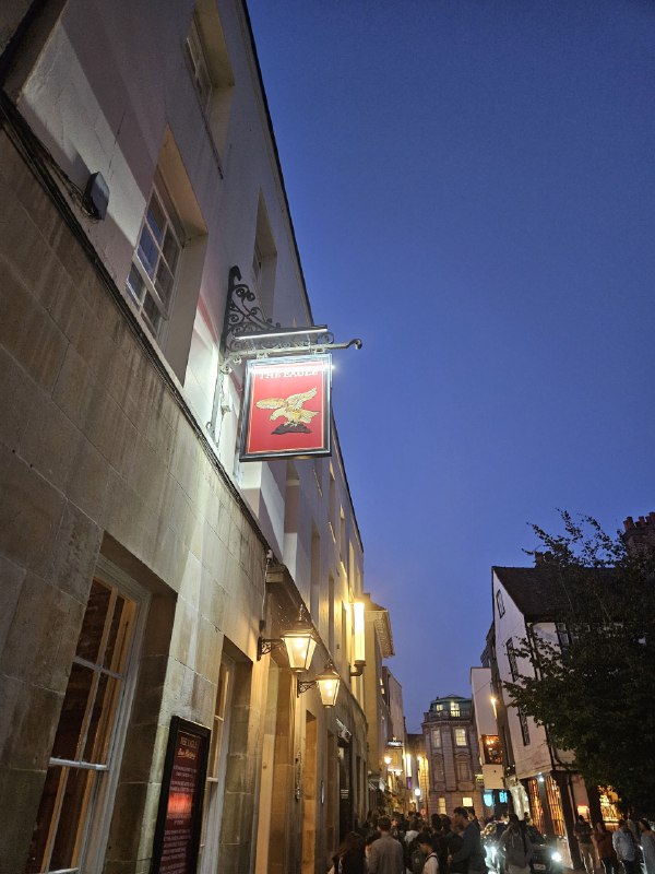 The eagle酒吧以及P3的楼沃森克里克在这里发现了DNA结构并获得诺贝尔奖The eagle酒吧以及P3的楼沃森克里克在这里发现了DNA结构并获得诺贝尔奖