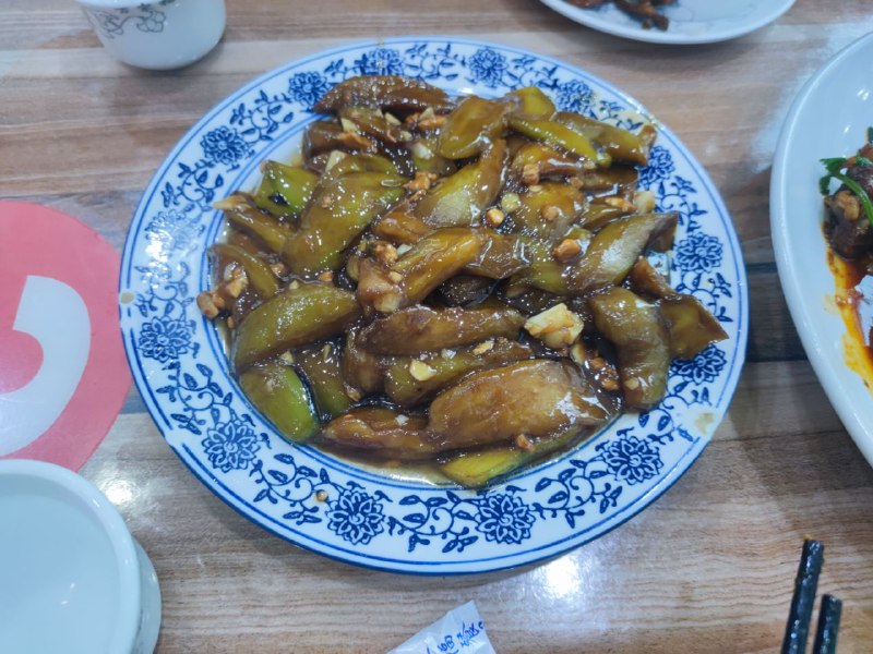 #Steven今天吃什么 学校附近的东北菜馆大盘鸡+肉末茄子+蚂蚁上树+干锅包菜其实一个大盘鸡就快饱了，被撑死XD口味偏重口，重油盐，重辣，吃不惯#Steven今天吃什么 学校附近的东北菜馆大盘鸡+肉末茄子+蚂蚁上树+干锅包菜其实一个大盘鸡就快饱了，被撑死XD口味偏重口，重油盐，重辣，吃不惯