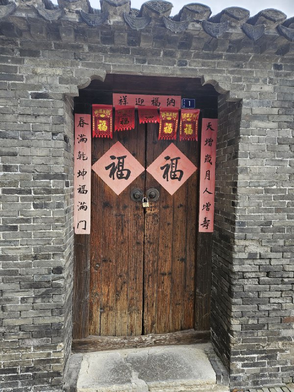 涛哥故居想你了牢胡😭整个建筑被“科技馆”围了起来，进去还要登记身份证地图隐晦地写了《名人故居》涛哥故居想你了牢胡😭整个建筑被“科技馆”围了起来，进去还要登记身份证地图隐晦地写了《名人故居》