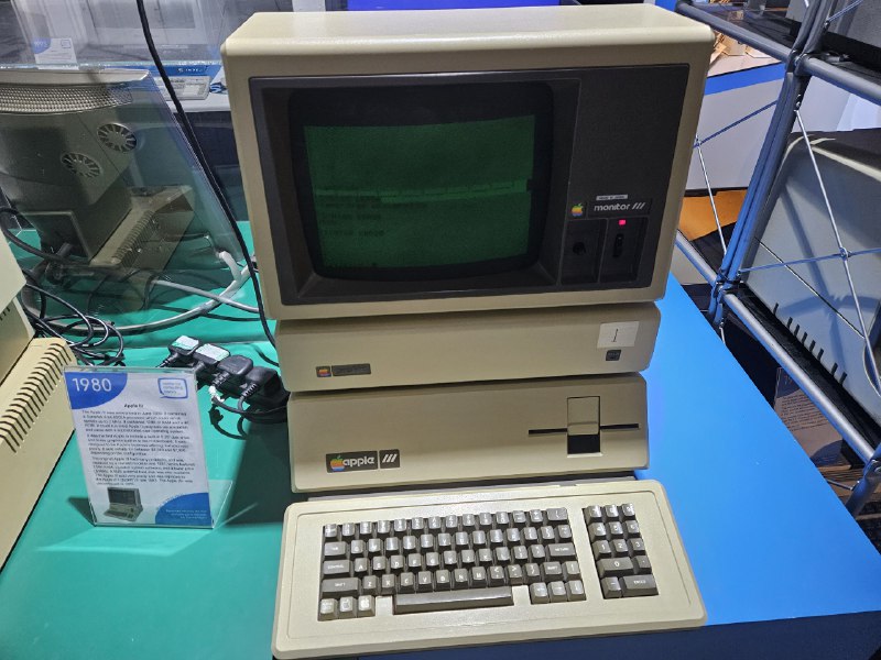 一些Mac能真正可以正常使用的没几台另外看到了哆啦A梦专用的鼠标一些Mac能真正可以正常使用的没几台另外看到了哆啦A梦专用的鼠标