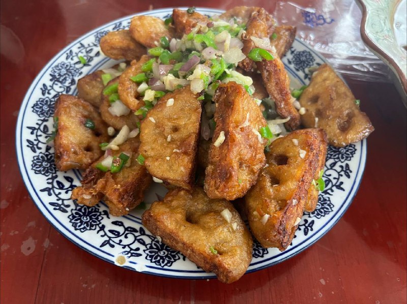 #Steven今天吃什么 中午吃的还是上次吃的东北菜馆小鸡炖蘑菇 藕夹 玉米烙iPhone拍出来的效果不是很好这次备注了少油少盐非常香，量太多了最后没吃完很可惜#Steven今天吃什么 中午吃的还是上次吃的东北菜馆小鸡炖蘑菇 藕夹 玉米烙iPhone拍出来的效果不是很好这次备注了少油少盐非常香，量太多了最后没吃完很可惜