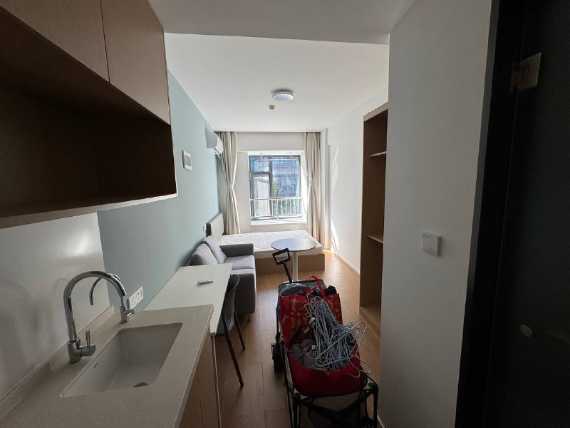 告别了住了五个月的二十平不到的小家，搬新家了以及第一顿饭告别了住了五个月的二十平不到的小家，搬新家了以及第一顿饭