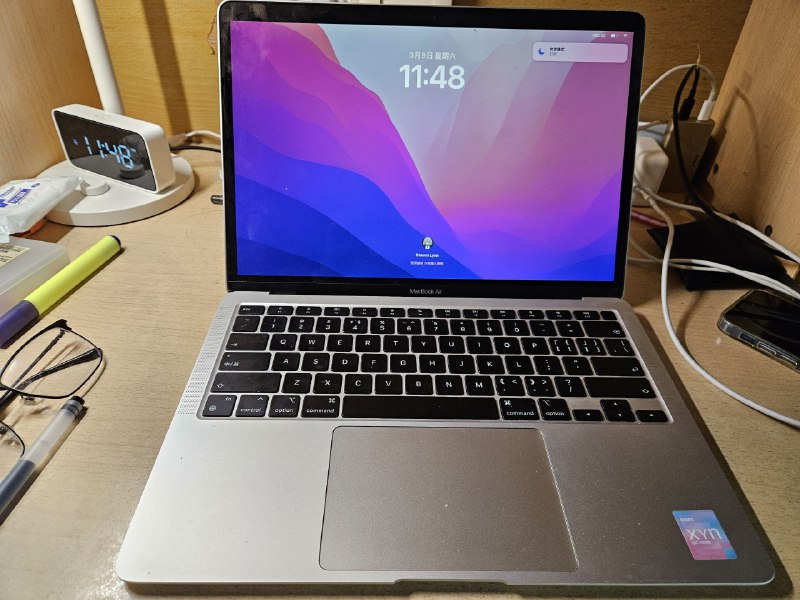 #出售 #电子垃圾 #林檎 #mba 联系 スティーブン リン 价格 3699MacBook Air M1 2020 8+256使用时长约一年，正常使用痕迹无明显划痕电池健康94%问题：右侧shift回弹有问题（但是按下能正常输入，不过右侧shift一般不用），enter键在电脑开盖之后多按几次可以正常使用，以上问题介意勿拍，除此之外全部功能正常原盒和原充电配件还在，一起发南京可自提，发外地邮费自理#出售 #电子垃圾 #林檎 #mba 联系 スティーブン リン 价格 3699MacBook Air M1 2020 8+256使用时长约一年，正常使用痕迹无明显划痕电池健康94%问题：右侧shift回弹有问题（但是按下能正常输入，不过右侧shift一般不用），enter键在电脑开盖之后多按几次可以正常使用，以上问题介意勿拍，除此之外全部功能正常原盒和原充电配件还在，一起发南京可自提，发外地邮费自理