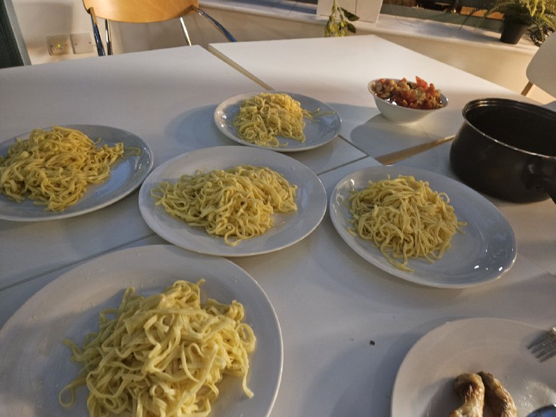 宿舍里有厨房太好了做了晚饭😋宿舍里有厨房太好了做了晚饭😋