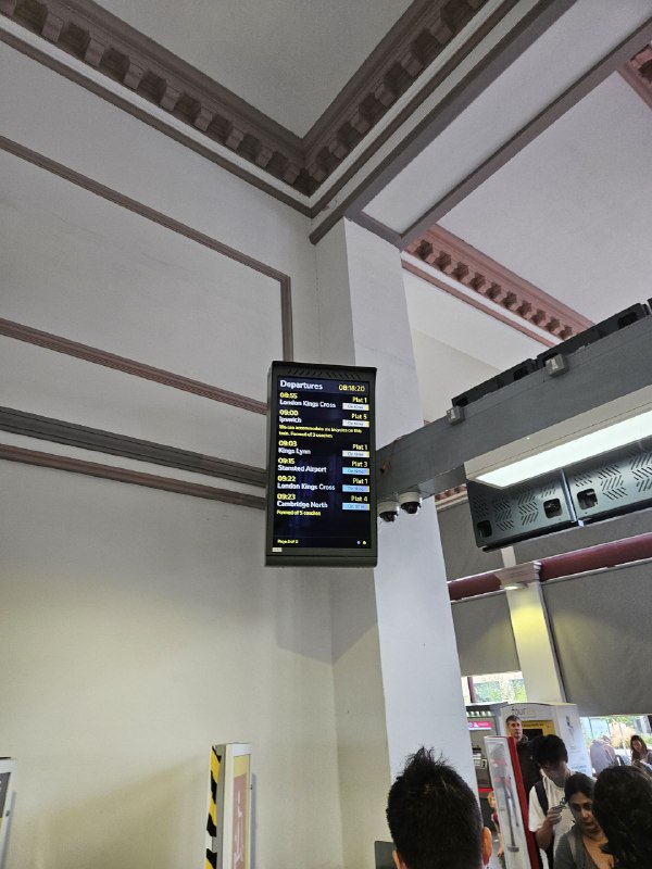 车站完全不检票和安检的...车站完全不检票和安检的...