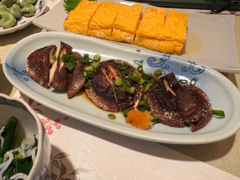 见了前辈，吃到了一家正宗小酒馆聊了很多聊到打烊喝了一杯生啤，三杯姜汁汽水下酒菜有鱼皮、河豚唐扬、厚蛋烧很难忘的一晚#吃点好见了前辈，吃到了一家正宗小酒馆聊了很多聊到打烊喝了一杯生啤，三杯姜汁汽水下酒菜有鱼皮、河豚唐扬、厚蛋烧很难忘的一晚#吃点好