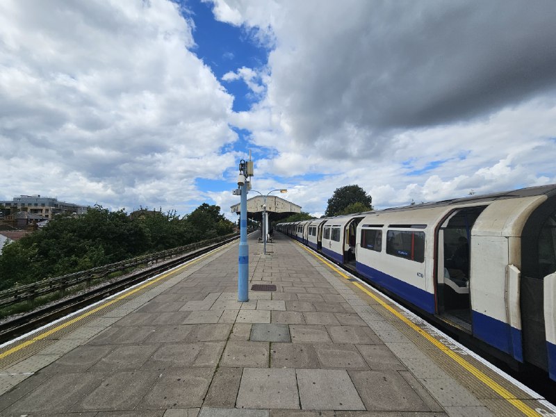 Piccadilly LinePiccadilly Line