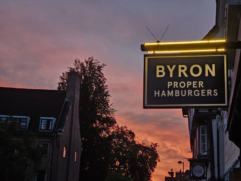 现在9点，天还是亮的现在9点，天还是亮的